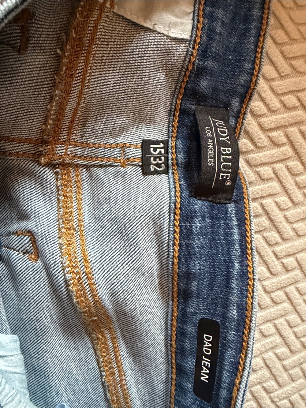 Judy Blue Medium Wash Ankle Crop Jeans with Frayed Hem - Picture 3 of 3
